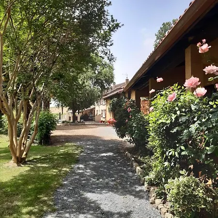 Bed and Breakfast Le Moulin Du Comte Bourrouillan Exterior foto