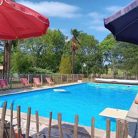Bed and Breakfast Le Moulin Du Comte Bourrouillan Exterior foto